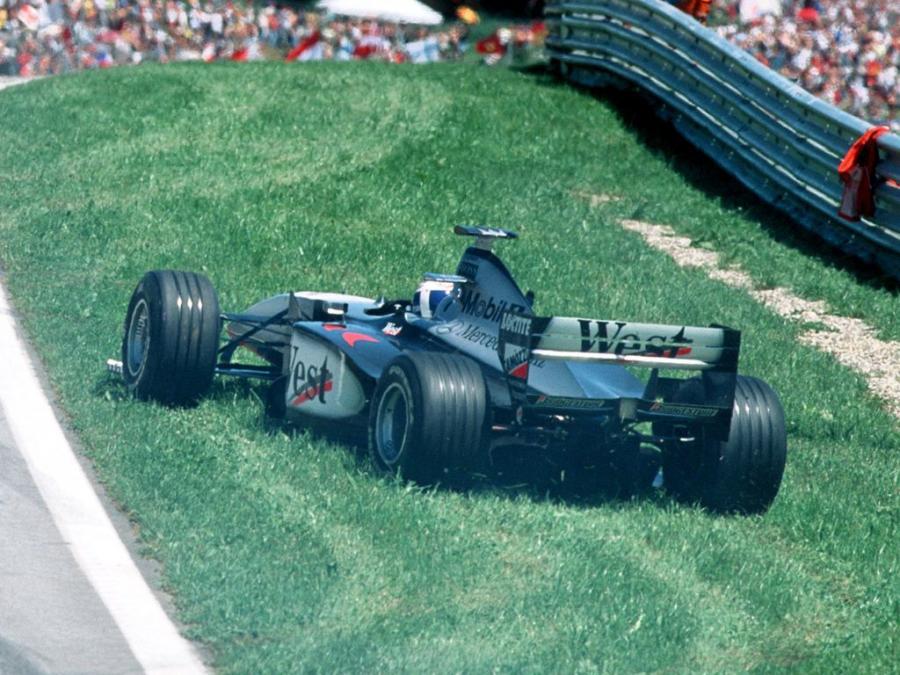  McLaren Mercedes-Benz MP4-13 1998 года  (фото 6 из 17)